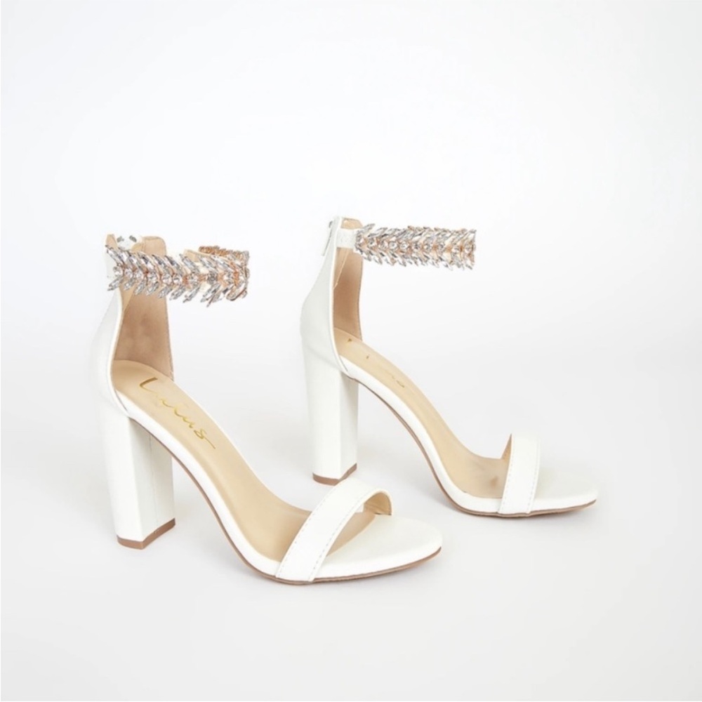 Lulus Mylan White Ankle Strap Block Heel 6.5 - NEW WITH TAGS! never worn